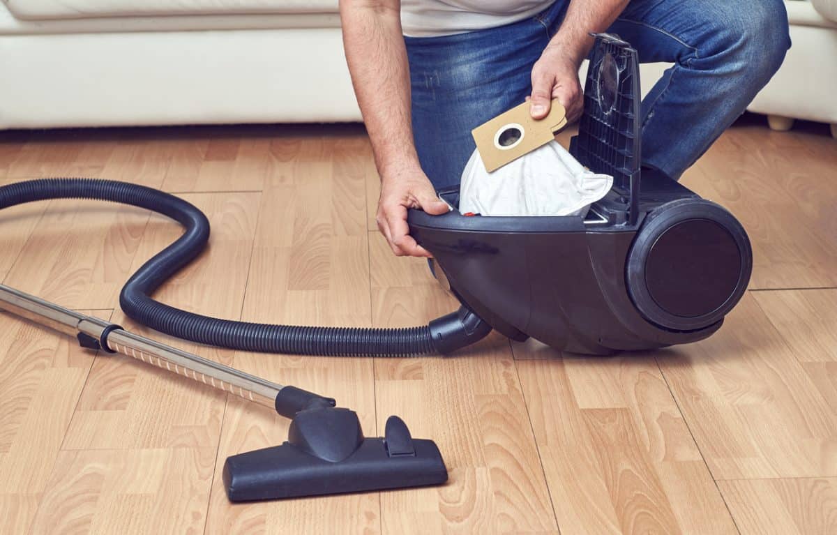 Bagless vs. Bagged Vacuums: What’s Better For You?